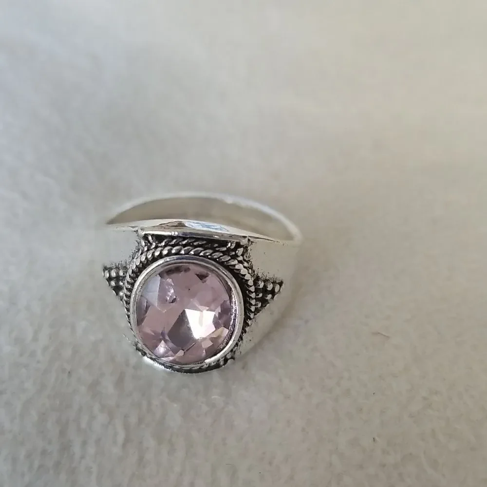 Pink clear stone silvertone ring size 8